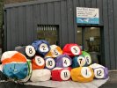Poufs en simili gloss